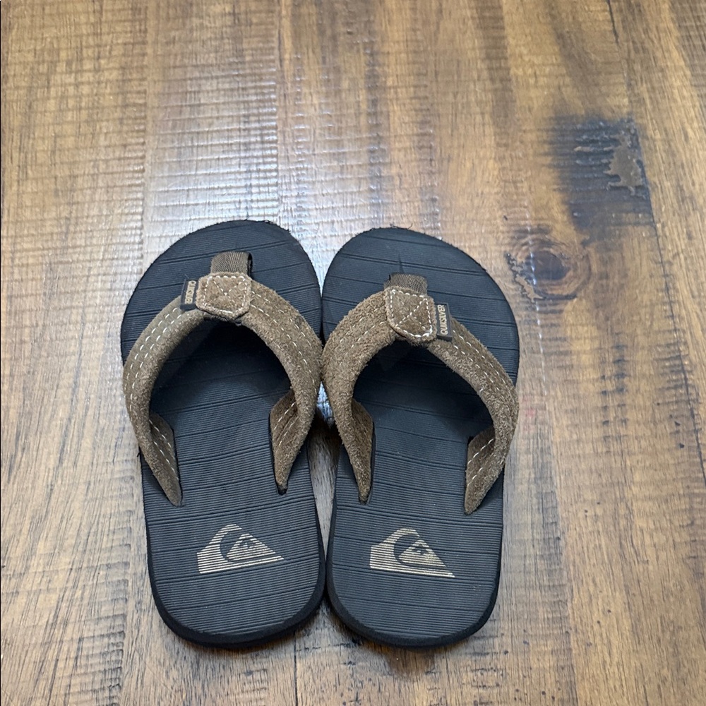 Quiksilver Black and Brown Sandals